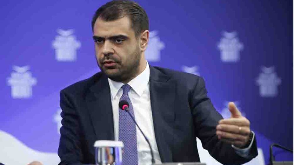 Μαρινάκης στους Δελφούς: Φοροελαφρύνσεις, αιχμές για Τσίπρα και μήνυμα αυτονομίας της ΝΔ