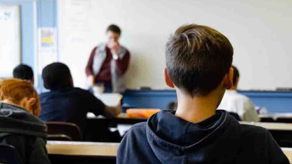 Κατ’ οίκον διδασκαλία: Καταγγελίες για «παράλληλο σύστημα» προνομιακής εκπαίδευσης και μυστηριώδη «εκπαιδευτική ψυχική διαταραχή»